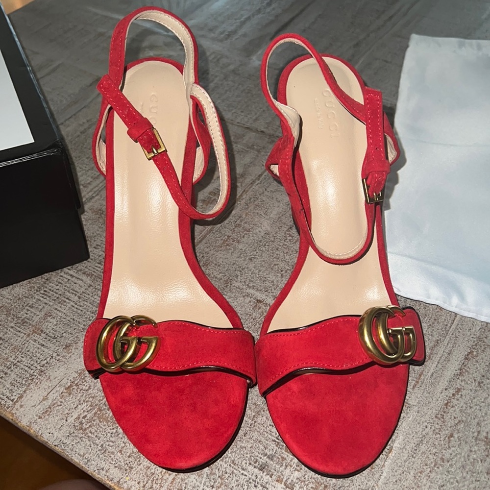 GUCCI red suede block heel/ sandal. FITS US 8 1/2- 9